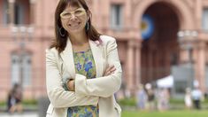 Silvina Batakis es una reconocida hincha de Boca Juniors. Silvina Batakis es una reconocida hincha de Boca Juniors.