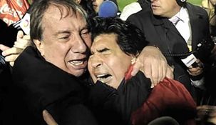 Carlos Bilardo junto a Diego Maradona. Carlos Bilardo junto a Diego Maradona.