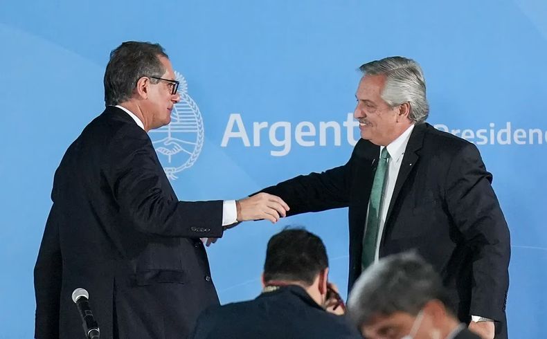 El mandatario se reunió con Pesce en la Casa Rosada.