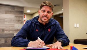 Damián Ayude es el actual entrenador de Barracas Central.