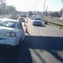 Así quedó el Wolskwagen blanco que fue chocado por una camioneta en plena Panamericana.