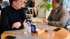 El ministro de Salud porteño, Fernán Quirós, apoyó a Santilli en su recorrida por San Fernando. El ministro de Salud porteño, Fernán Quirós, apoyó a Santilli en su recorrida por San Fernando.