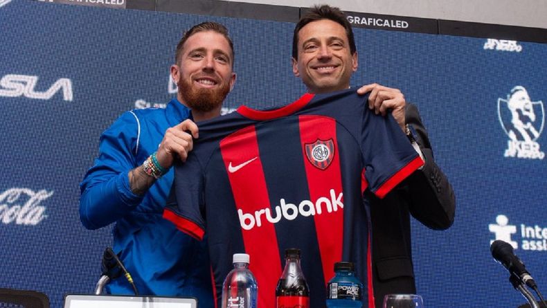 Muniain fue presentado con el presidente Marcelo Moretti.