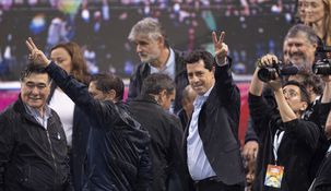 Wado de Pedro estuvo en el escenario junto a Cristina.&nbsp;