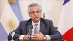 El mandatario partió de Francia rumbo a Indonesia.