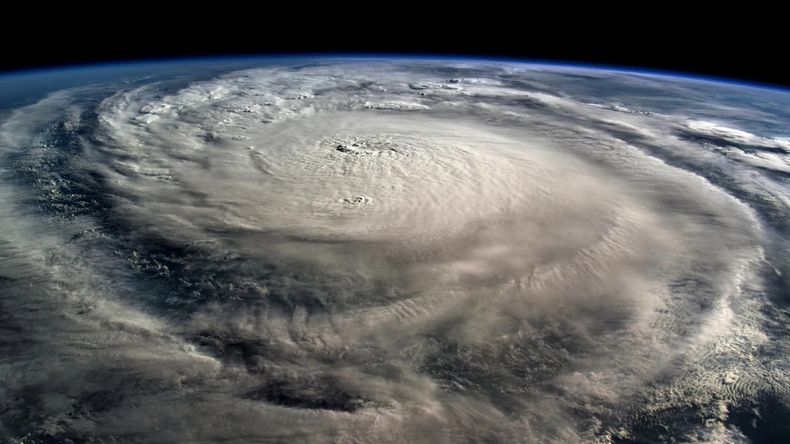 La Organización Meteorológica Mundial (OMM) mantiene seis listas de nombres que se rotan cada seis años. Desde ese entonces