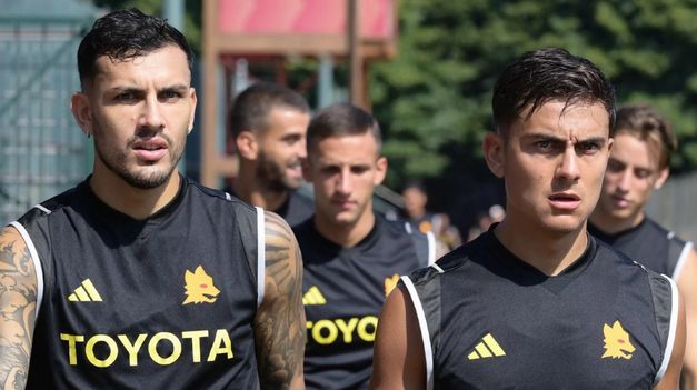 Paredes fue compañero de Dybala en Roma.