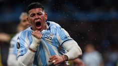 Rojo convirtió un gol, pero se lo anularon y luego terminó expulsado. Rojo convirtió un gol, pero se lo anularon y luego terminó expulsado.