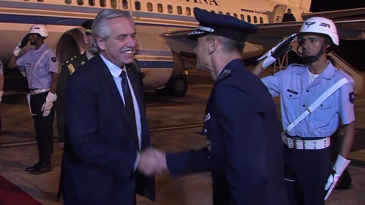 Alberto Fernández llegó a Brasilia para participar de la reunión de Unasur