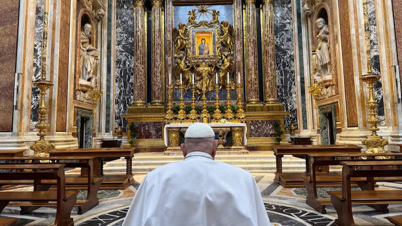 Francisco llevó a cabo reformas gubernamentales del Vaticano. Francisco llevó a cabo reformas gubernamentales del Vaticano.