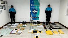 En total hubo nueve allanamientos. En total hubo nueve allanamientos.