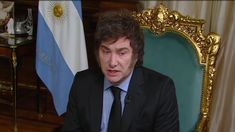 Javier Milei durante la entrevista con Esteban Trebucq. Javier Milei durante la entrevista con Esteban Trebucq.