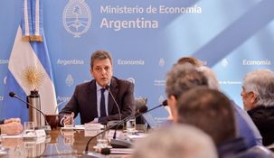 Sergio Massa y Flavia Royón se reunieron con trabajadores del sector energético. Sergio Massa y Flavia Royón se reunieron con trabajadores del sector energético.