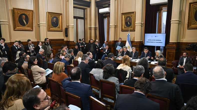 El plenario de comisiones estableció un cuarto intermedio.