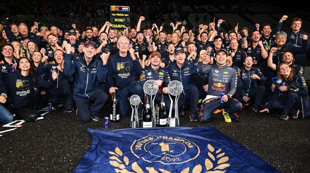 El insólito error de Leclerc en la última vuelta que le dio a Verstappen su segundo título del mundo