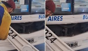 Escuchaba un ruido raro en el motor del colectivo, fue a revisar y quedó impactado al ver lo que había.