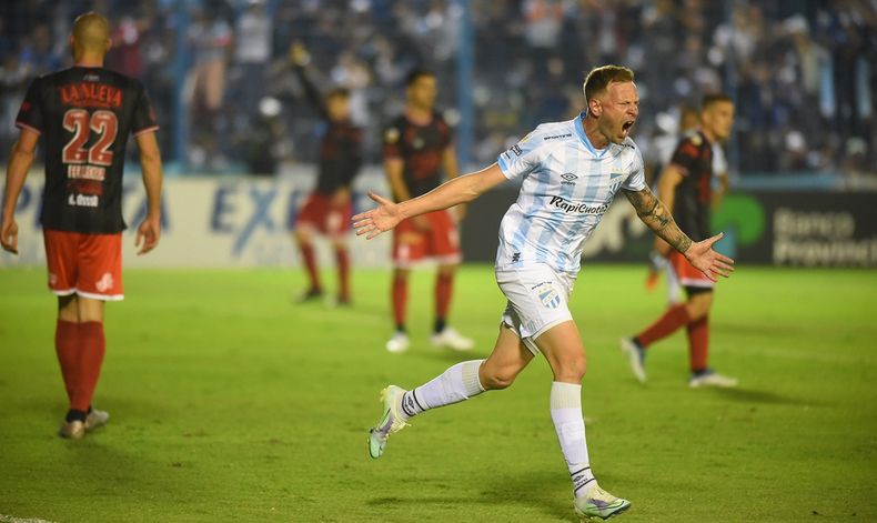 Menéndez grita su gol