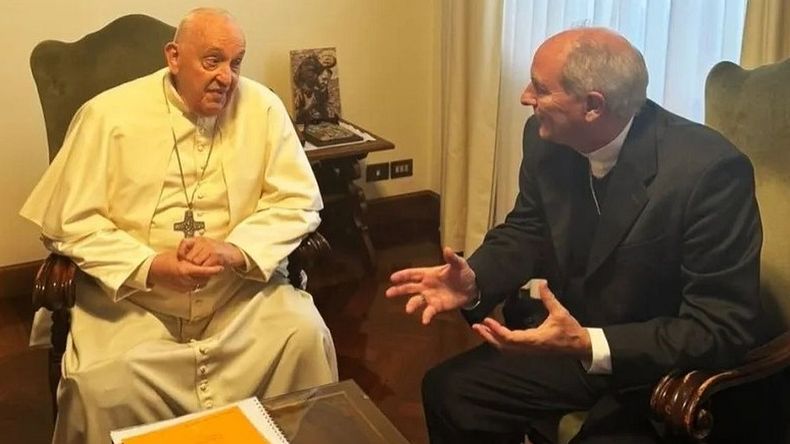 Jorge Lugones comparte con el Papa Francisco la formación jesuítica.