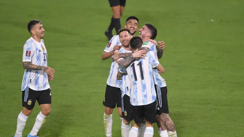El increíble encuentro entre De Paul y unos hinchas