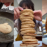 Paulina Cocina compartió sus tips para unos pancakes esponjosos. Paulina Cocina compartió sus tips para unos pancakes esponjosos.