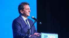 Massa quiere explorar escenarios posibles para eliminar el impuesto a las Ganancias para trabajadores. Massa quiere explorar escenarios posibles para eliminar el impuesto a las Ganancias para trabajadores.