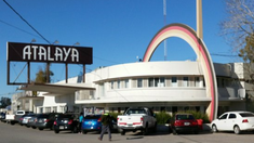 Los delincuentes aprovecharon que el conductor dejó la camioneta en marcha afuera del local. Los delincuentes aprovecharon que el conductor dejó la camioneta en marcha afuera del local.