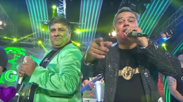 Chelo y Javito Torres, los hermanos líderes de las bandas icónicas de la cumbia Green y Red, respectivamente.