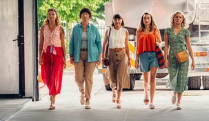 Una Muerte antes de una Boda llegó a Netflix como parte del creciente auge del cine polaco en la plataforma, ofreciendo una combinación de comedia, drama familiar y romance y se convirtió rápidamente en lo más visto.