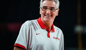 Julio Lamas se retiró como DT de básquet.