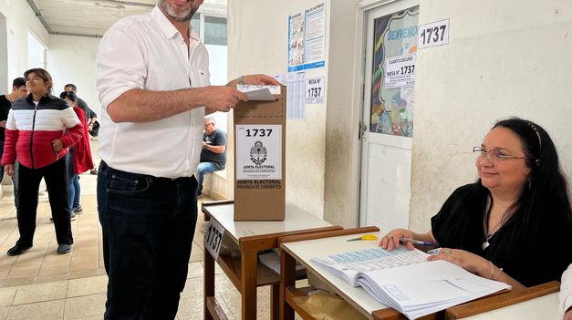 Martín Ascúa votó en Paso de los Libres.