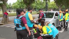 La joven recibió auxilio de sus compañeros.