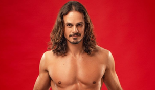 Los compañeros de elenco del modelo se enojaron por la suspensión de la gira por el país. Los compañeros de elenco del modelo se enojaron por la suspensión de la gira por el país.