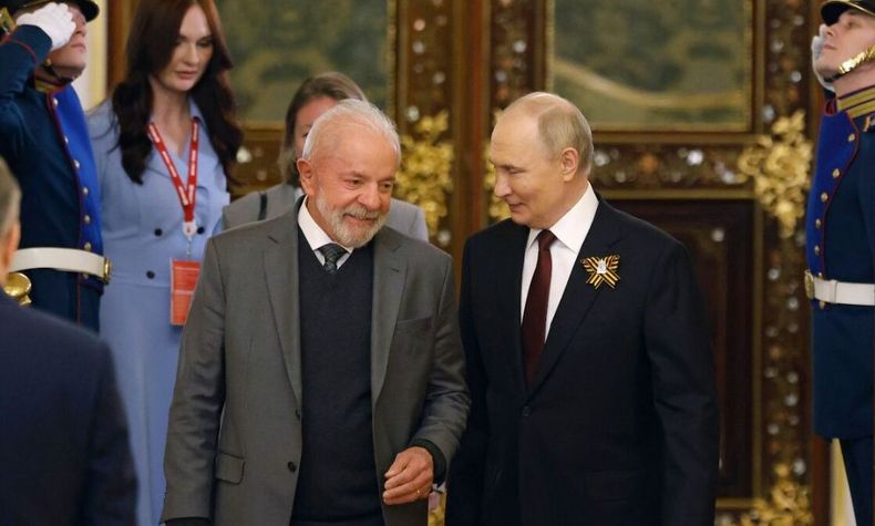 Putin junto a Lula durante una reunión en Moscú