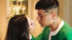 Duki se accidentó en el baño y culpó a Emilia Mernes: Me empujó Duki se accidentó en el baño y culpó a Emilia Mernes: Me empujó