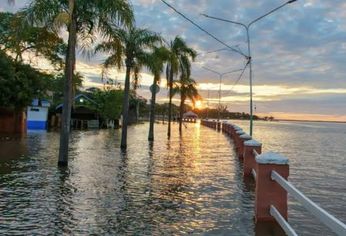 El avance del río Paraná provocó desbordes e inundaciones en las zonas costeras.
