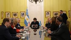 Milei suspendió su agenda para recibir a los congresistas estadounidenses. Milei suspendió su agenda para recibir a los congresistas estadounidenses.