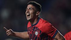 Cuello festeja el gol del triunfo. Cuello festeja el gol del triunfo.