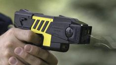 La Ciudad de Buenos Aires comprará 30 pistolas Taser y 500 armas de baja letalidad.