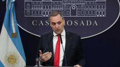 Adorni saludó a Messi, Di María, Ginobili, Cerati y Charly García, entre otros, pero omitió a Maradona en el Día Internacional del Zurdo