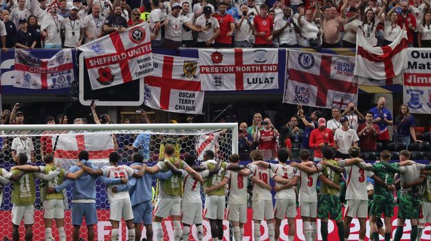 Inglaterra dio vuelta el partido frente a Congo y pasó a octavos.