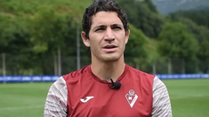 El argentino rescindió el contrato que tenía en España con el club Eibar para irse al continente asiático.