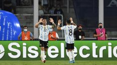 El festejo de Lautaro Martínez y Marcos Acuña, tras el 1-0. El festejo de Lautaro Martínez y Marcos Acuña, tras el 1-0.