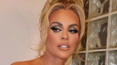 La exmodelo destacó el dinero del Vaticano en contraposición a los chicos muriéndose de hambre en Yemen. La exmodelo destacó el dinero del Vaticano en contraposición a los chicos muriéndose de hambre en Yemen.