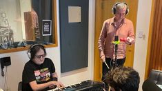 Charly García eligió a Pedro Aznar para hacer una colaboración en su nuevo álbum. Charly García eligió a Pedro Aznar para hacer una colaboración en su nuevo álbum.