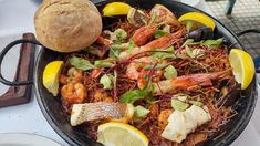 Este es el restaurante de Buenos Aires que prepara la mejor comida de mar. Este es el restaurante de Buenos Aires que prepara la mejor comida de mar.