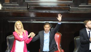 El gobernador Axel Kicillof junto a su vice, Verónica Magario.&nbsp;