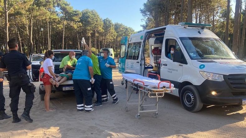 Dos hombres resultaron heridos en distintos choques con cuatriciclo.
