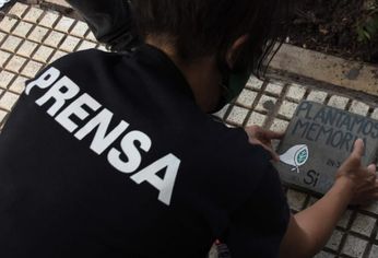 Piden a Google tomar medidas para frenar los discursos negacionistas.