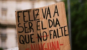 La fecha conmemora la muerte de 129 mujeres en una protesta en 1857.