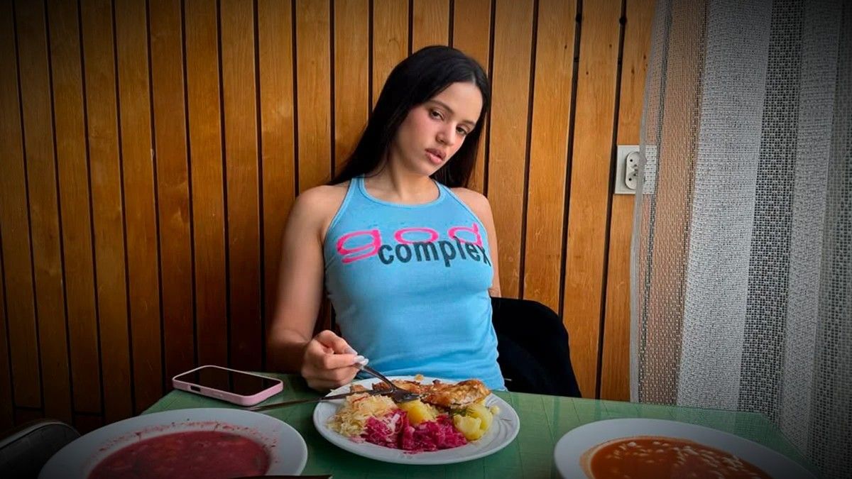 ¿Intoxicación superada?: Rosalía disfrutó de comida libanesa tras cancelar su concierto en Milán